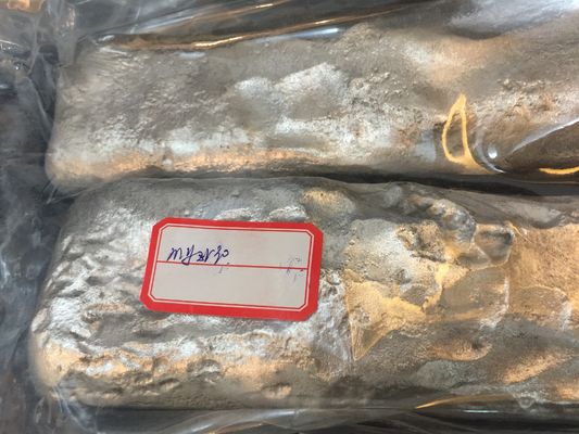 Porcelana MgZr 10% 15% 20% 25% 30% 35% aleación de lingotes de aleación maestra de magnesio zirconio MgZr30 para la fundición de magnesio refinado en granos proveedor