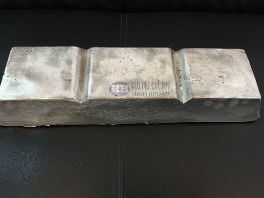 Porcelana MgCa25% grano refinado Magnesio y calcio MgCa aleación aleación maestra utilizada en ortopedia Implantes, aeronaves, moldeados a presión mg proveedor