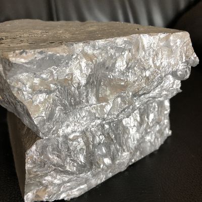 Lingote de magnesio Master Alloy MgAl10% MgAl50% para agente reductor Agente de iluminación iluminador proveedor