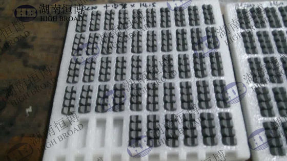 Placas cerámicas de techo de bala de carburo de silicio sinterizado (SiC) con baja densidad alta resistencia alta dureza proveedor