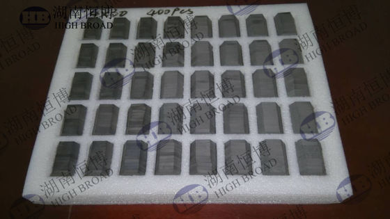 Componentes de blindaje corporal Ingeniería cerámica de azulejos de carburo de boro baja densidad proveedor